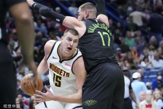 紧张激烈的 紧张激烈的